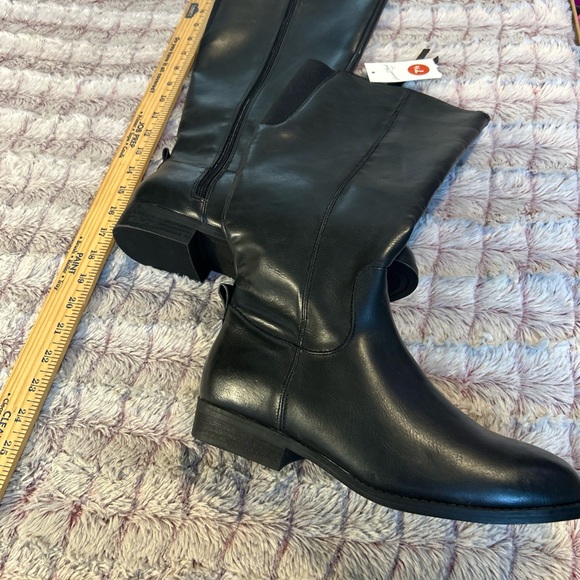 Universal Thread Shoes - Universal Threads Black Women
Boots Size 7.5